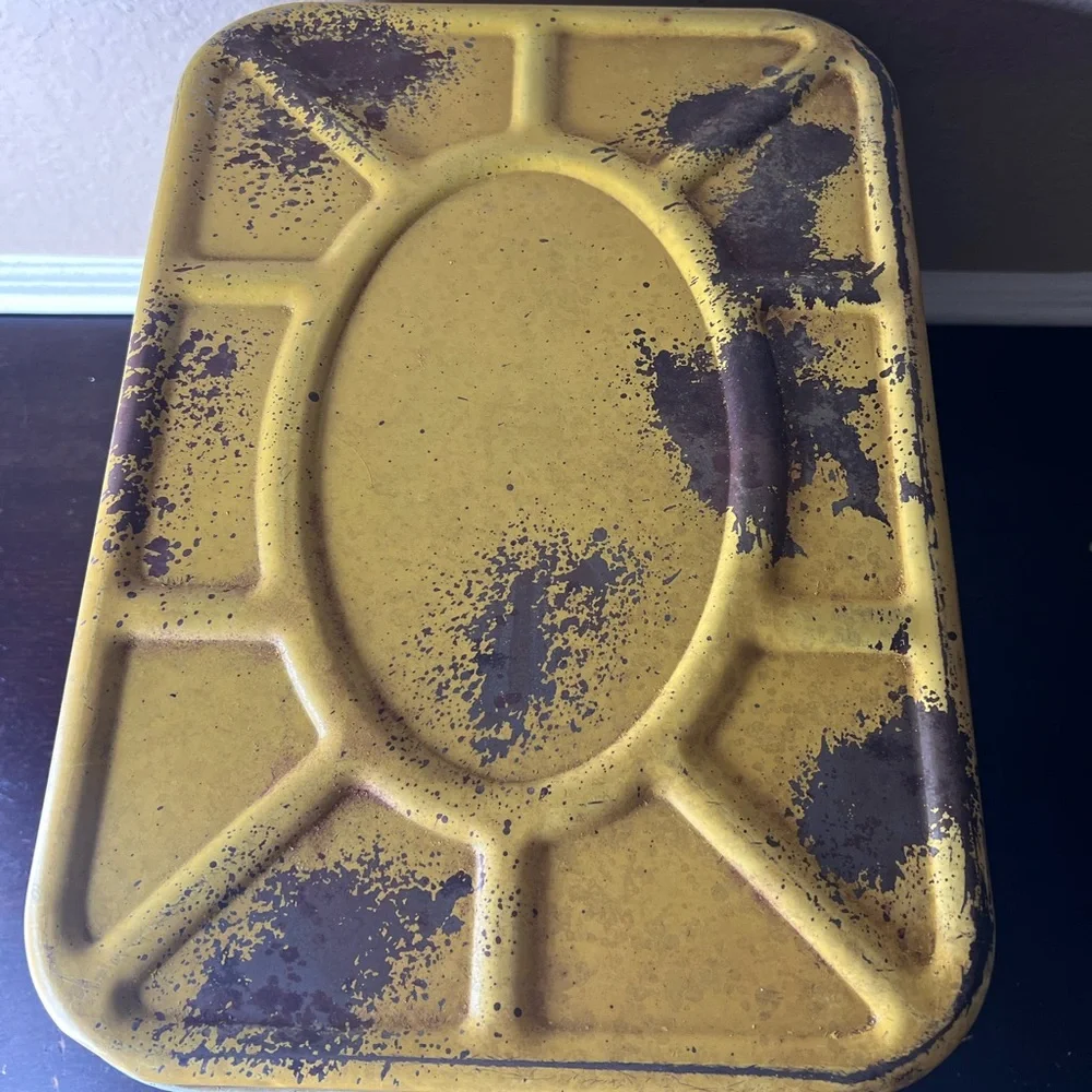 Vintage 1950s/1960s Tin Bread Box, Vented Baked Goods Storage, Country Kitchen
